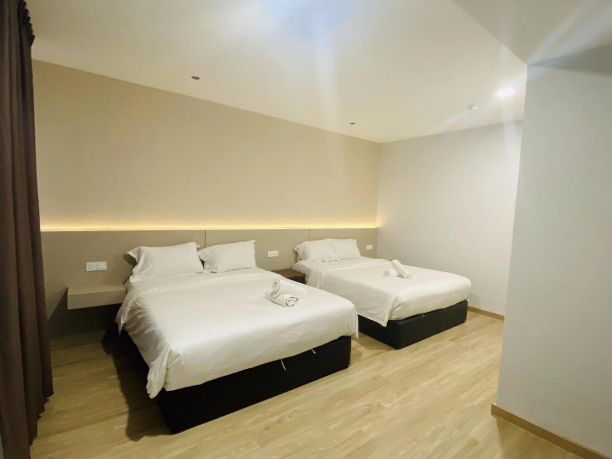 Hotel U And Me Kulai Exterior photo