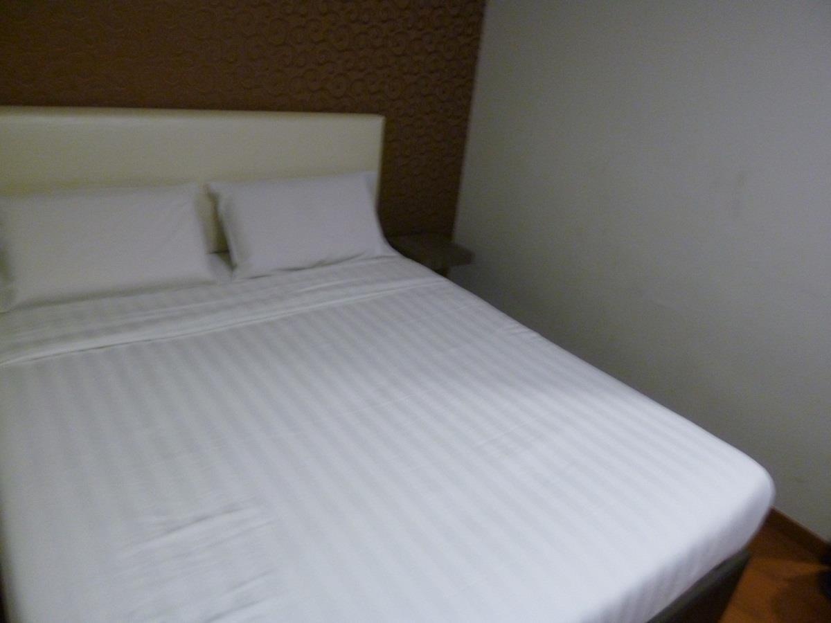 Hotel U And Me Kulai Exterior photo