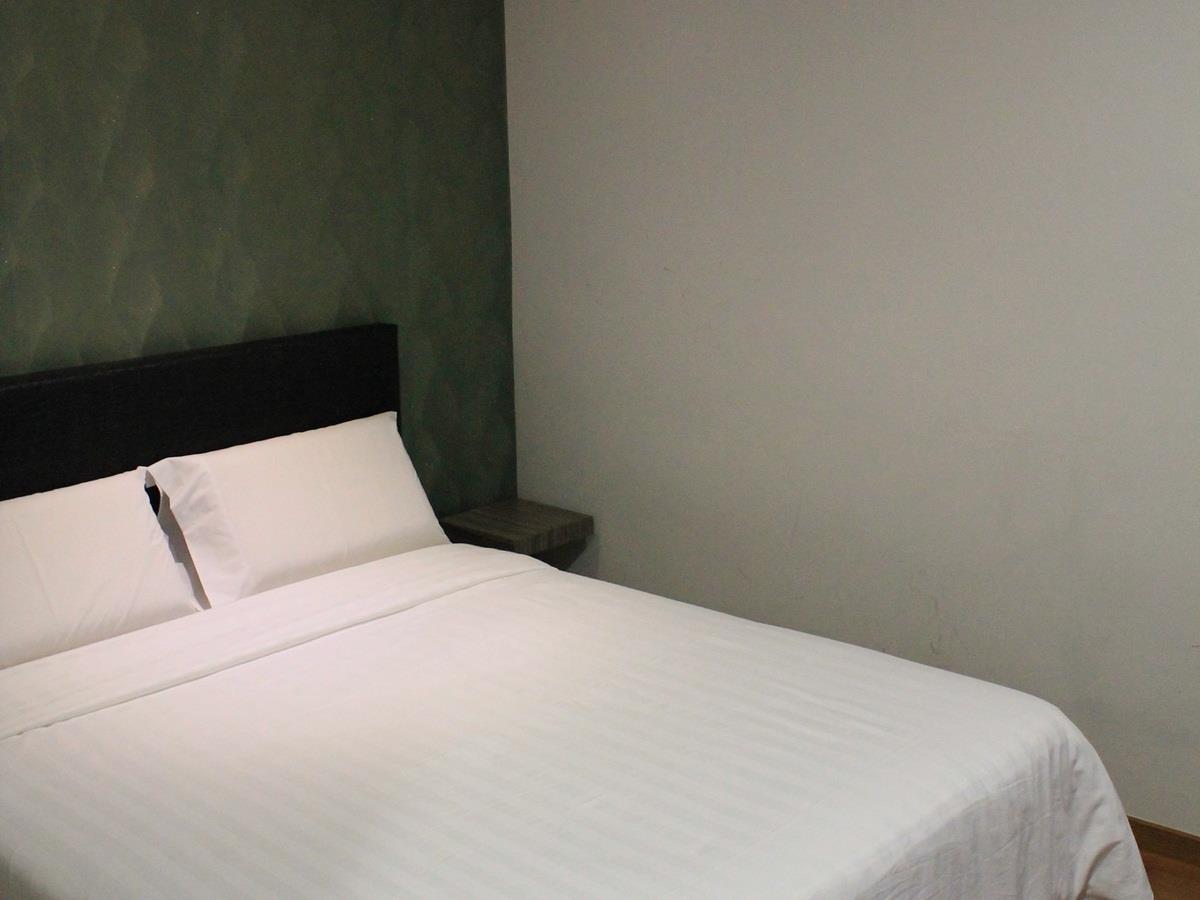 Hotel U And Me Kulai Exterior photo